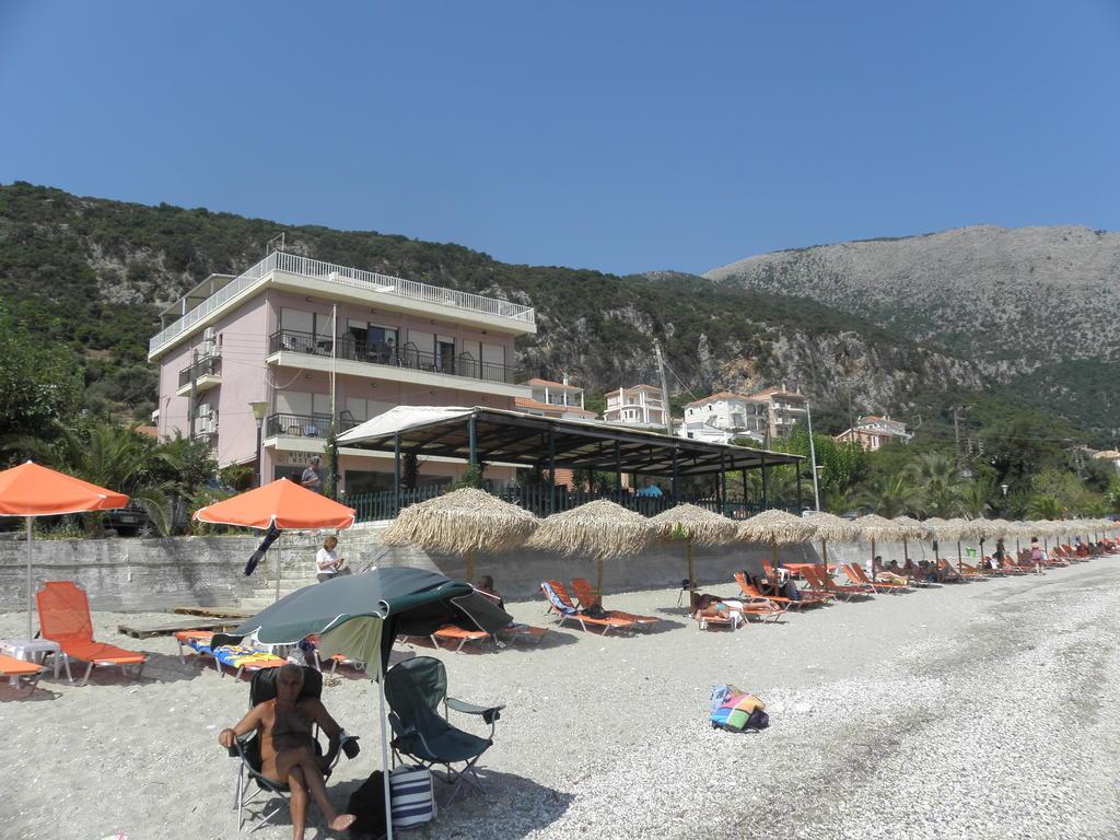 Riviera Hotel Порос Екстер'єр фото