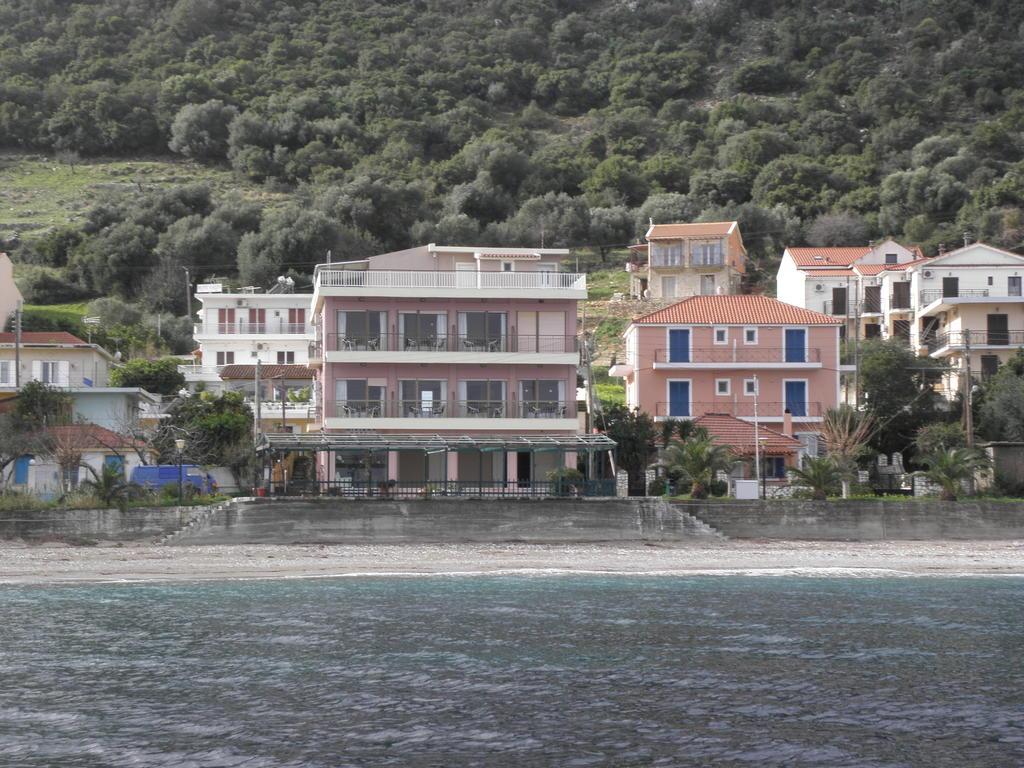 Riviera Hotel Порос Екстер'єр фото
